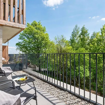 Bright In With Balcony And Parking By Renters Appartamento Karpacz