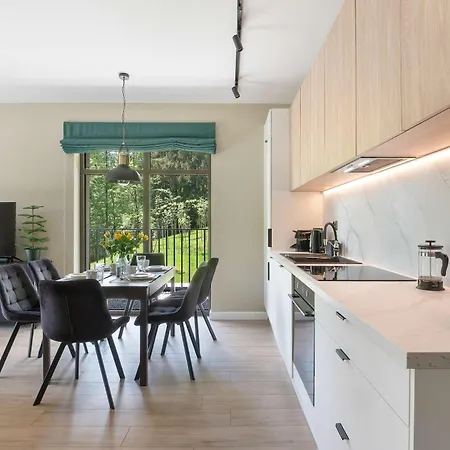 Lägenhet Bright In With Balcony And Parking By Renters Karpacz