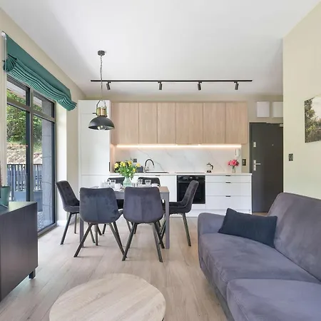 Lägenhet Bright In With Balcony And Parking By Renters Karpacz